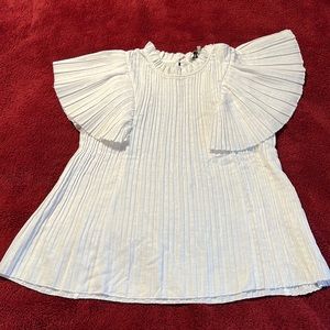 Beautiful white blouse Sea New York